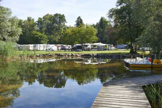 Campingplatz TCS Camping Gampelen Neuenburgersee ...