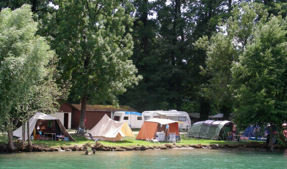 Campingplatz Camping und Schwimmbad am Rhein gocamping.ch